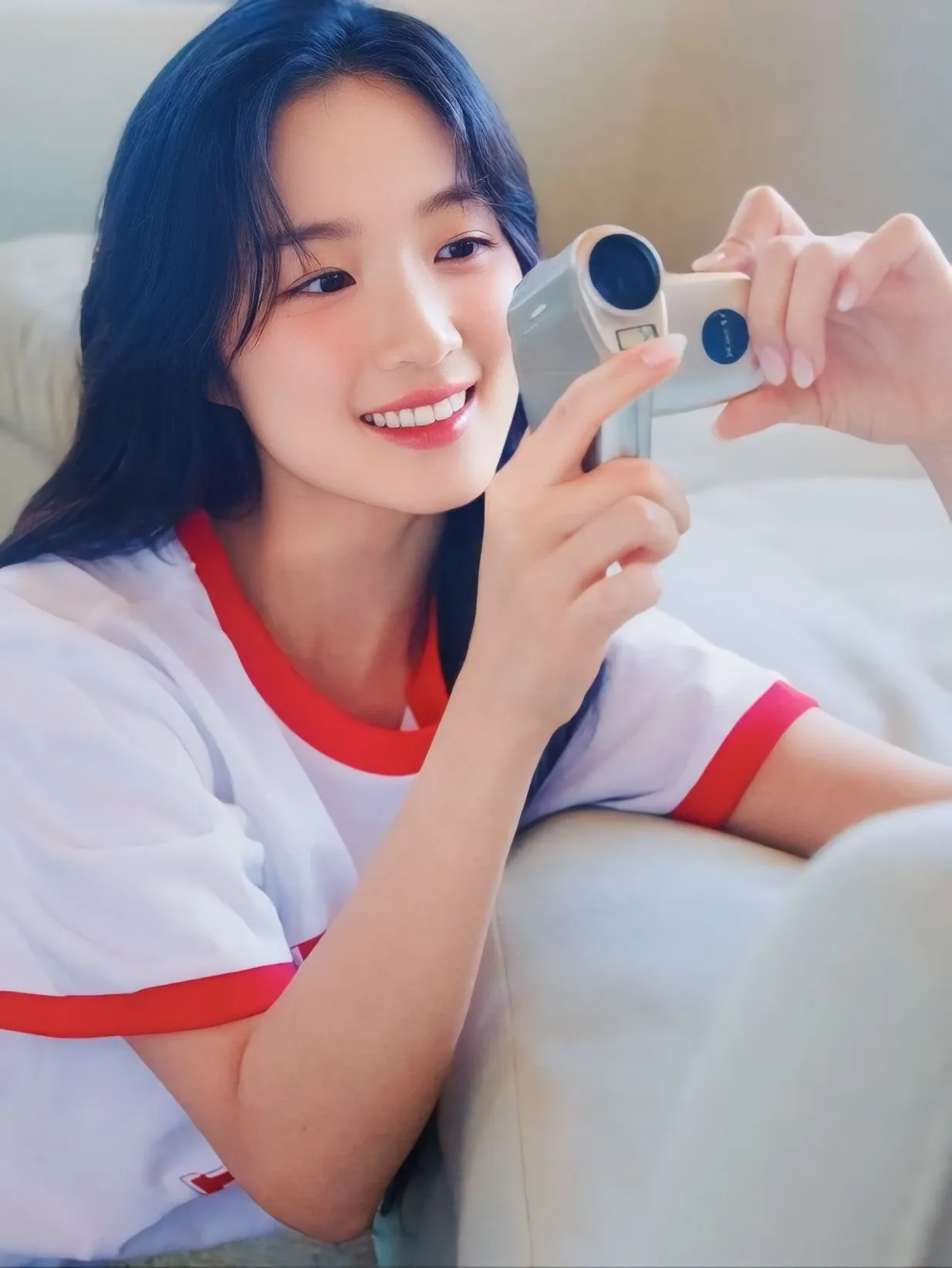 Behind-the-scenes cut of Kim Hyeyoon