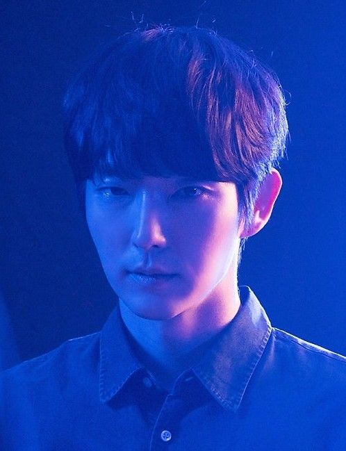 A moment captured by a fan of Lee Joongi