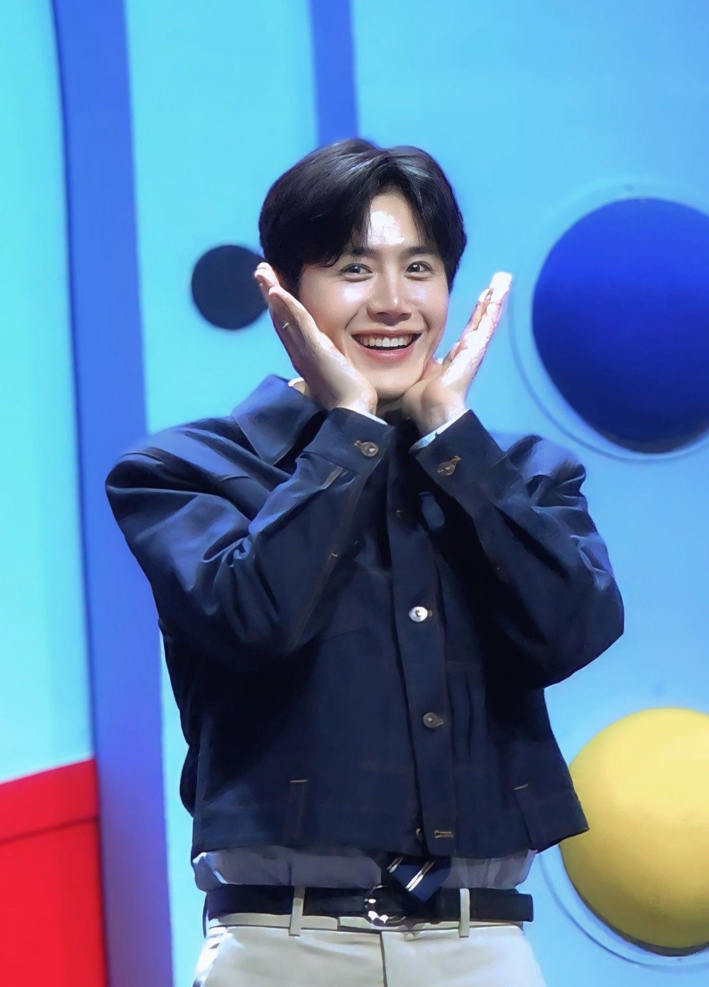 Behind-the-scenes cut of Kim Seonho