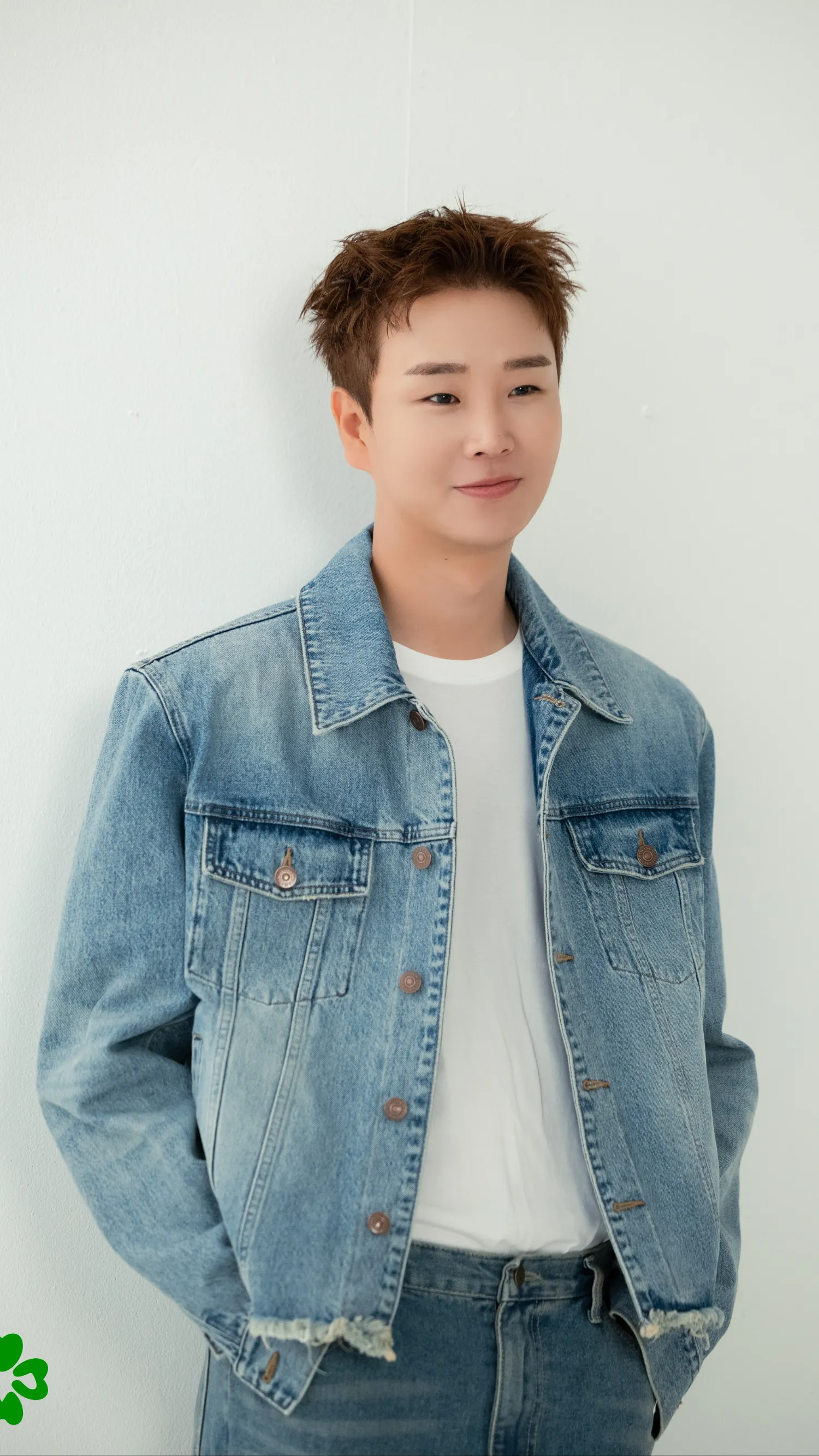 송민준의 팬들이 직접 만든 특별한 배경화면