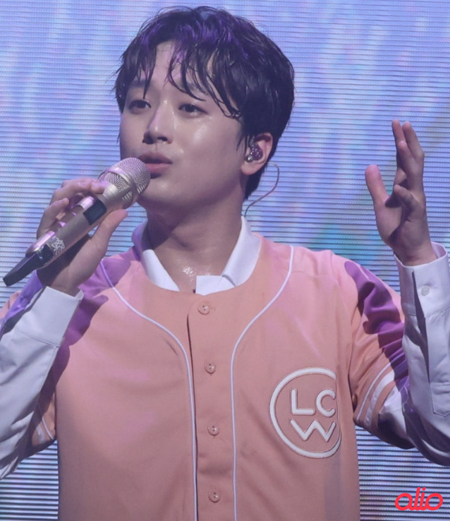 Behind-the-scenes cut of Lee Chanwon