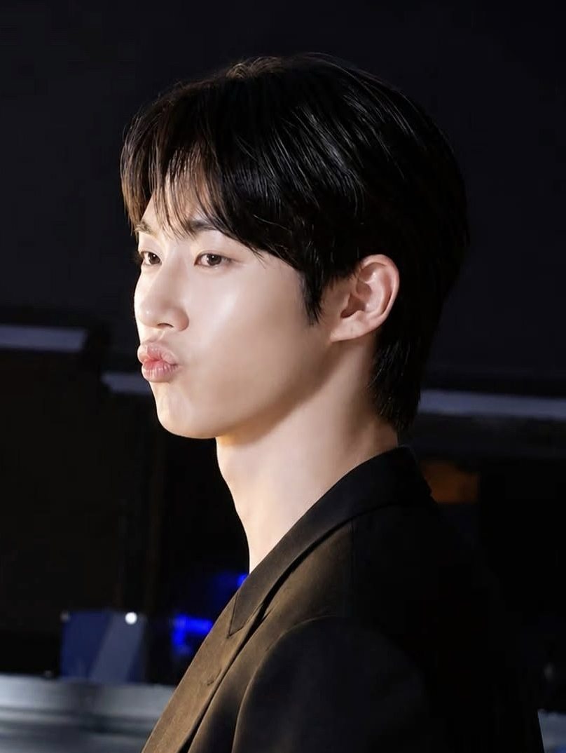 Latest photo of Byeon Wooseok