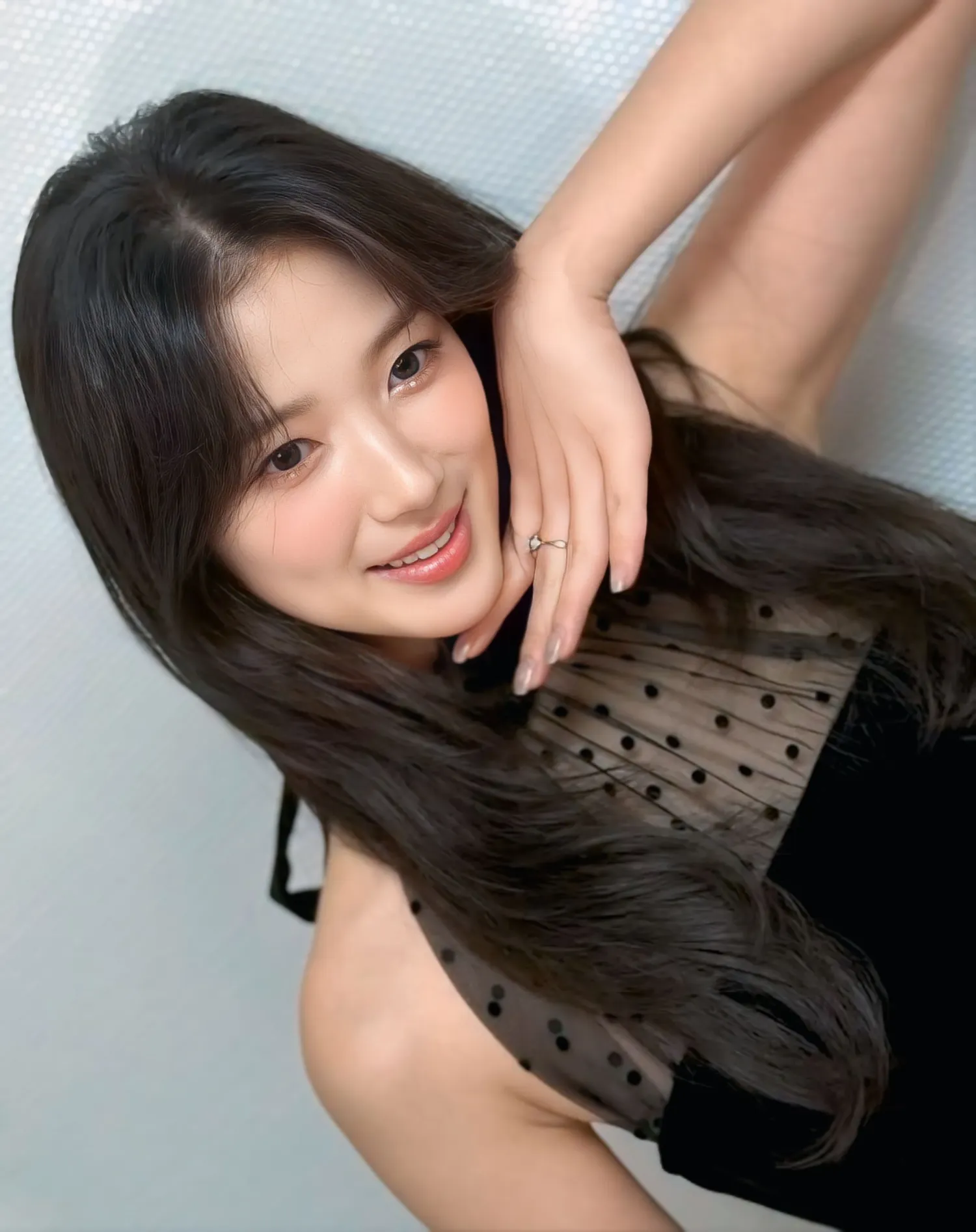 Behind-the-scenes cut of Kim Hyeyoon