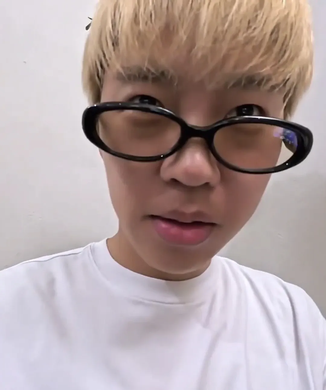 Behind-the-scenes cut of Lim Youngwoong