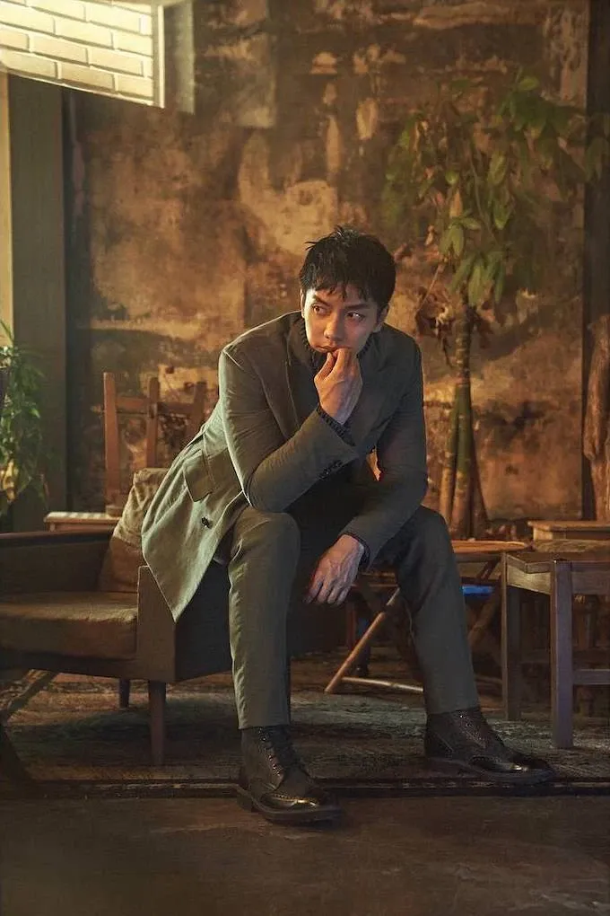 Latest photo of Lee Seunggi