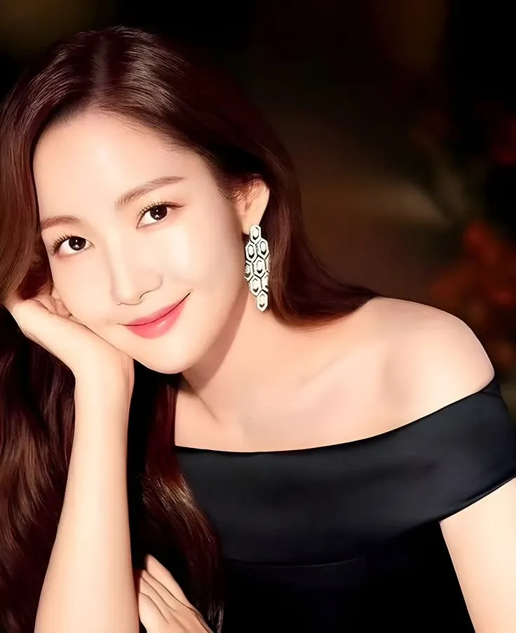 Latest photo of Park Minyoung