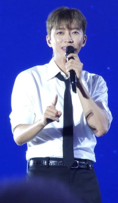 A moment captured by a fan of Lim Youngwoong