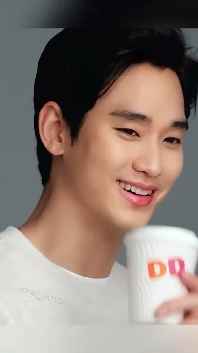 金秀贤的最新照片