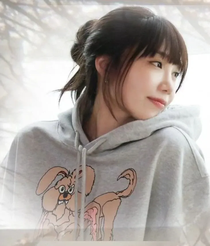 A moment captured by a fan of Jung Eunji