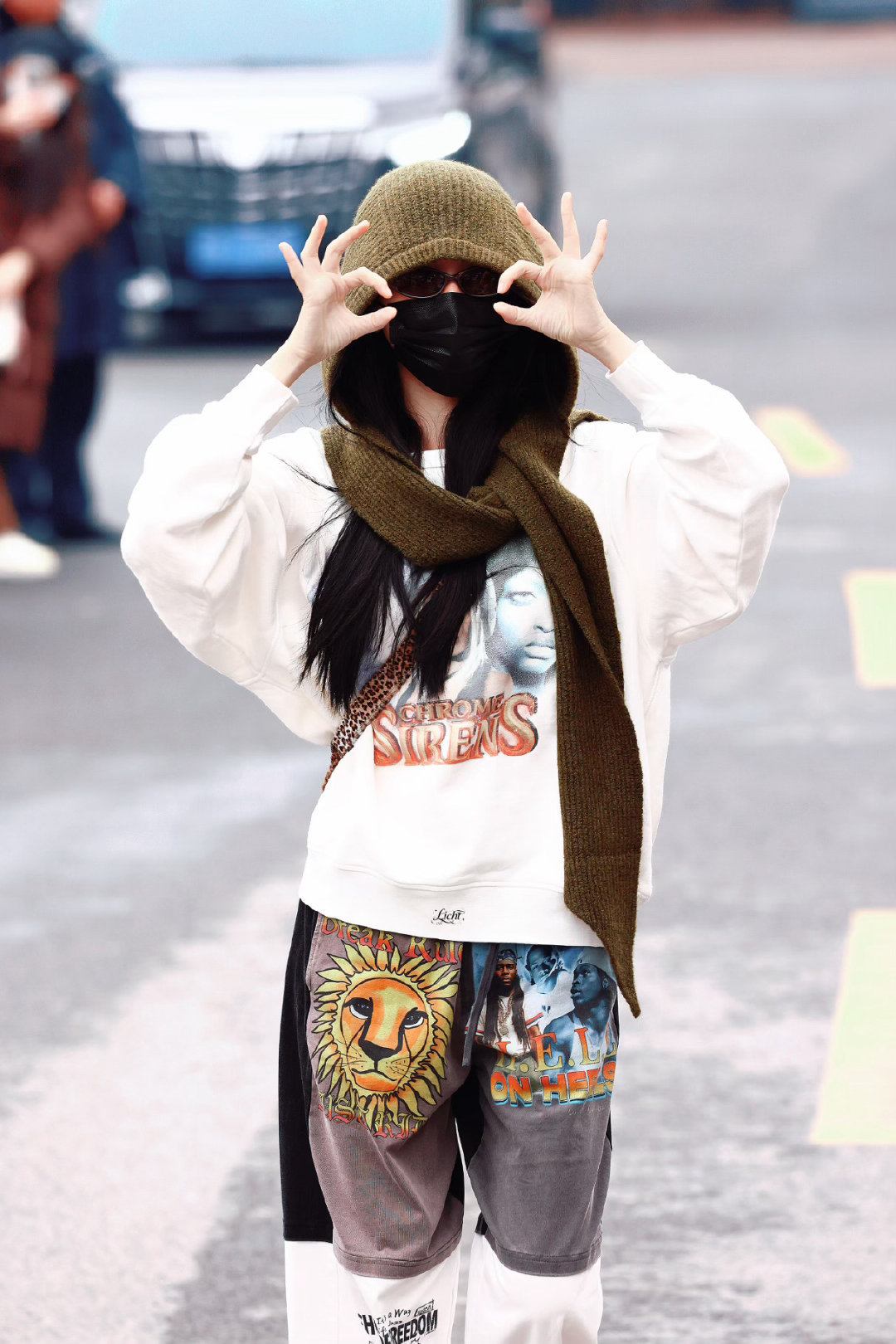 Behind-the-scenes cut of Esther Yu