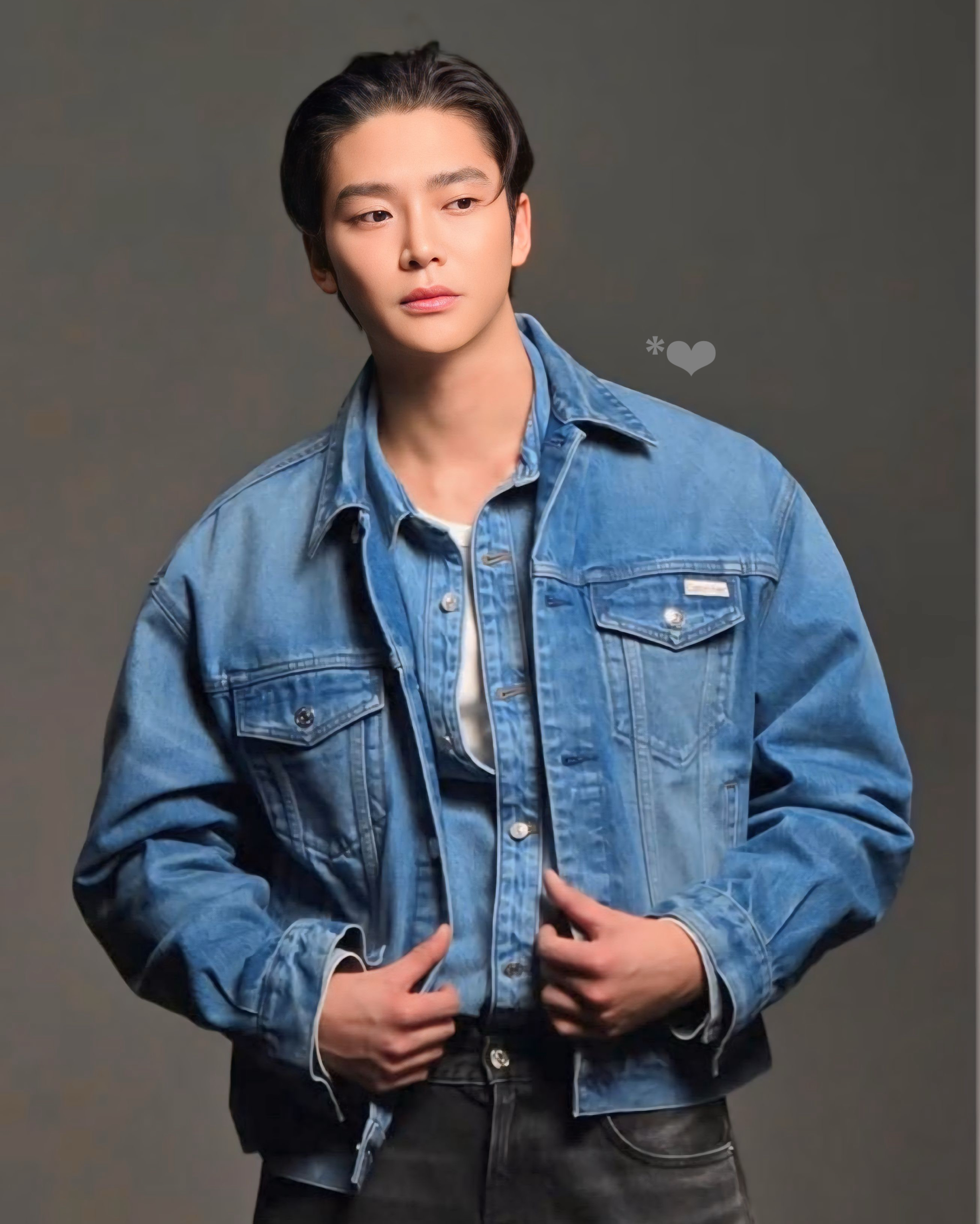 Foto kegiatan terbaru dari Rowoon