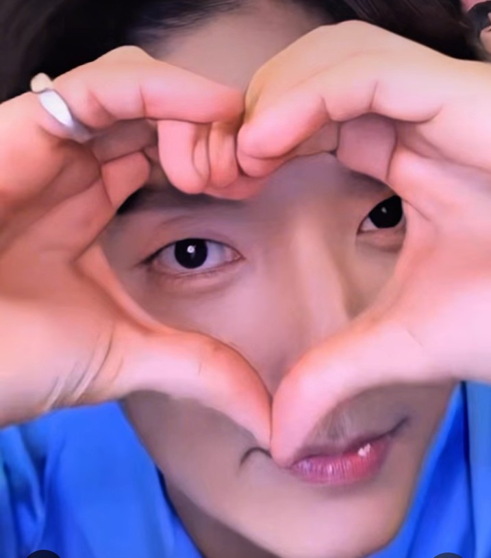 A moment captured by a fan of Lee Joongi