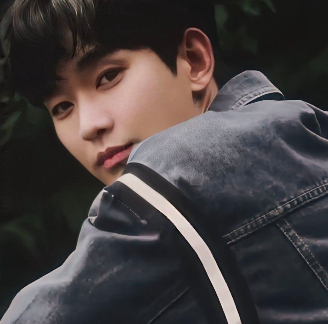 金秀賢的幕後花絮