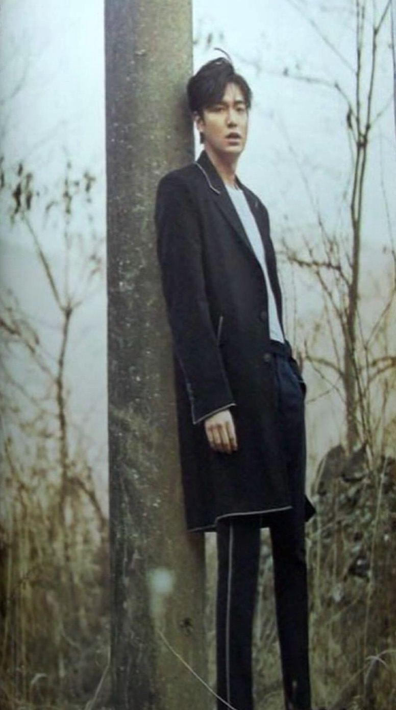 粉絲拍下的李敏鎬瞬間