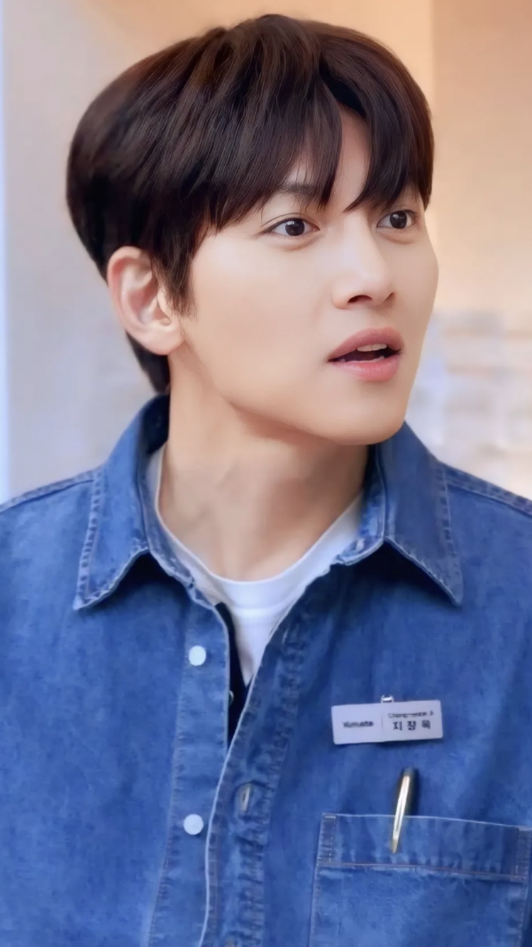 チ・チャンウクの最近の活動ショット