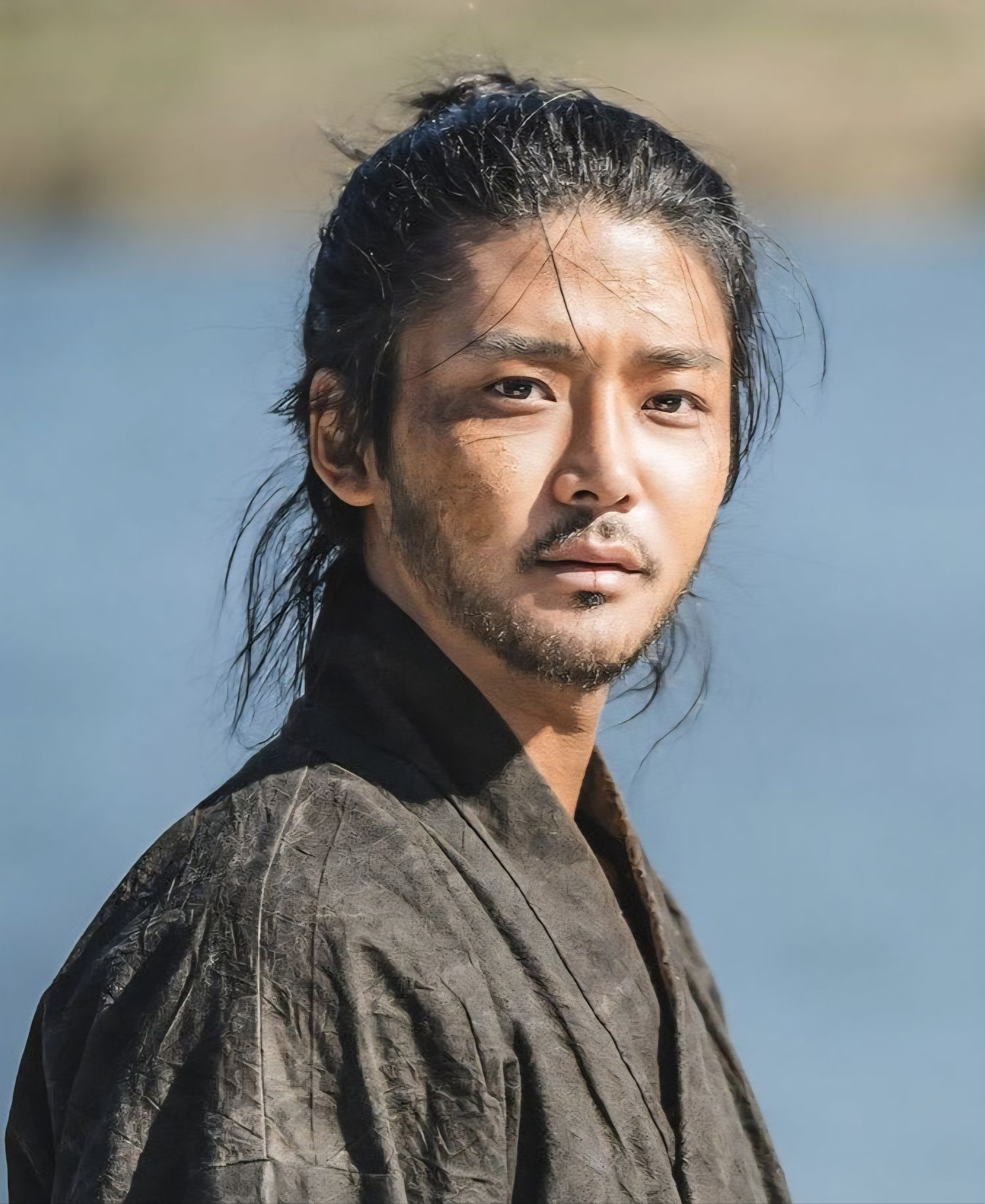 로운의 최신 사진