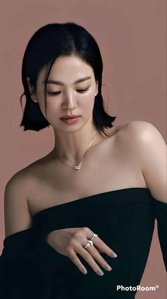 Behind-the-scenes cut of Song Hyekyo