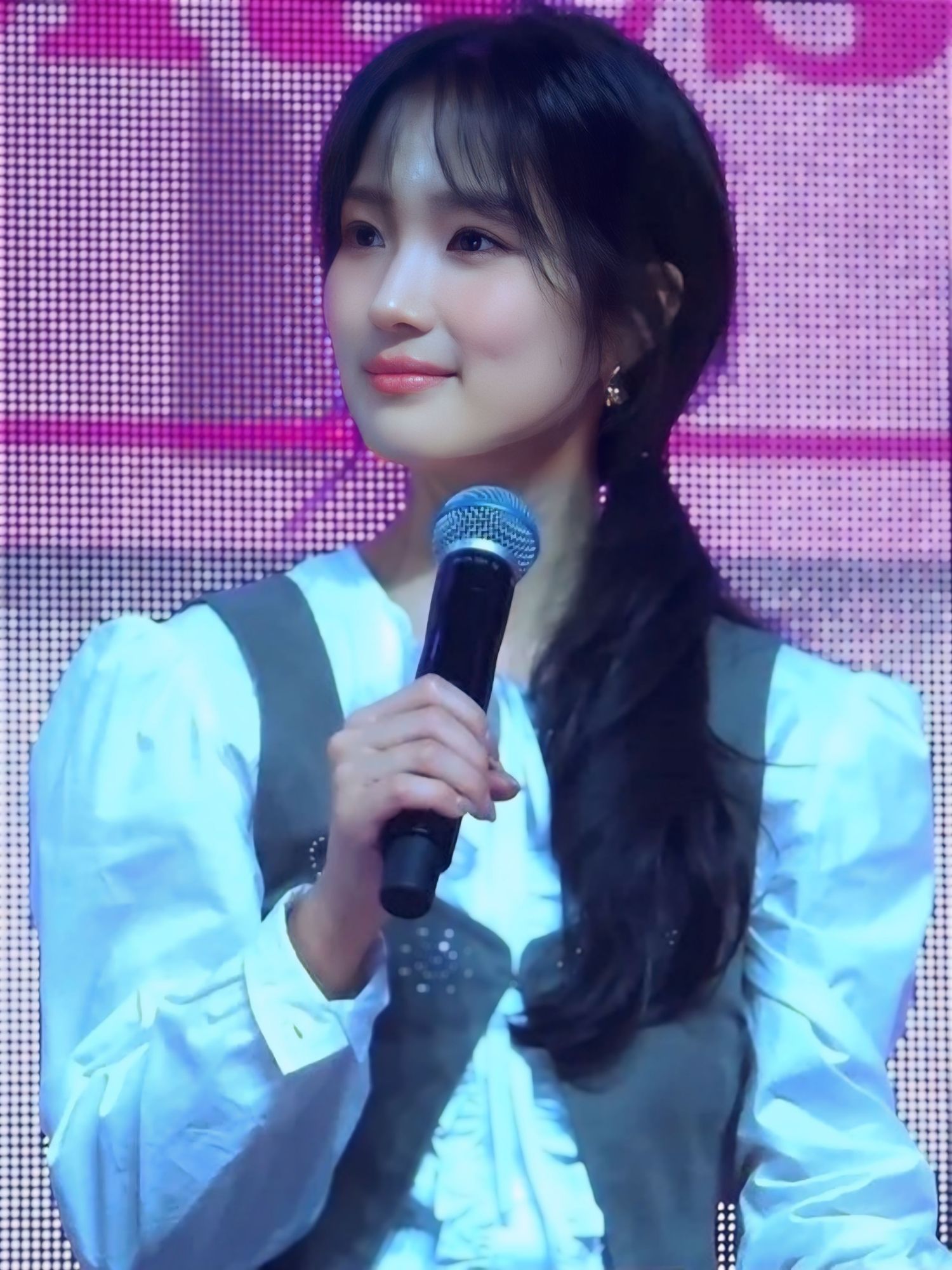 A moment captured by a fan of Kim Hyeyoon