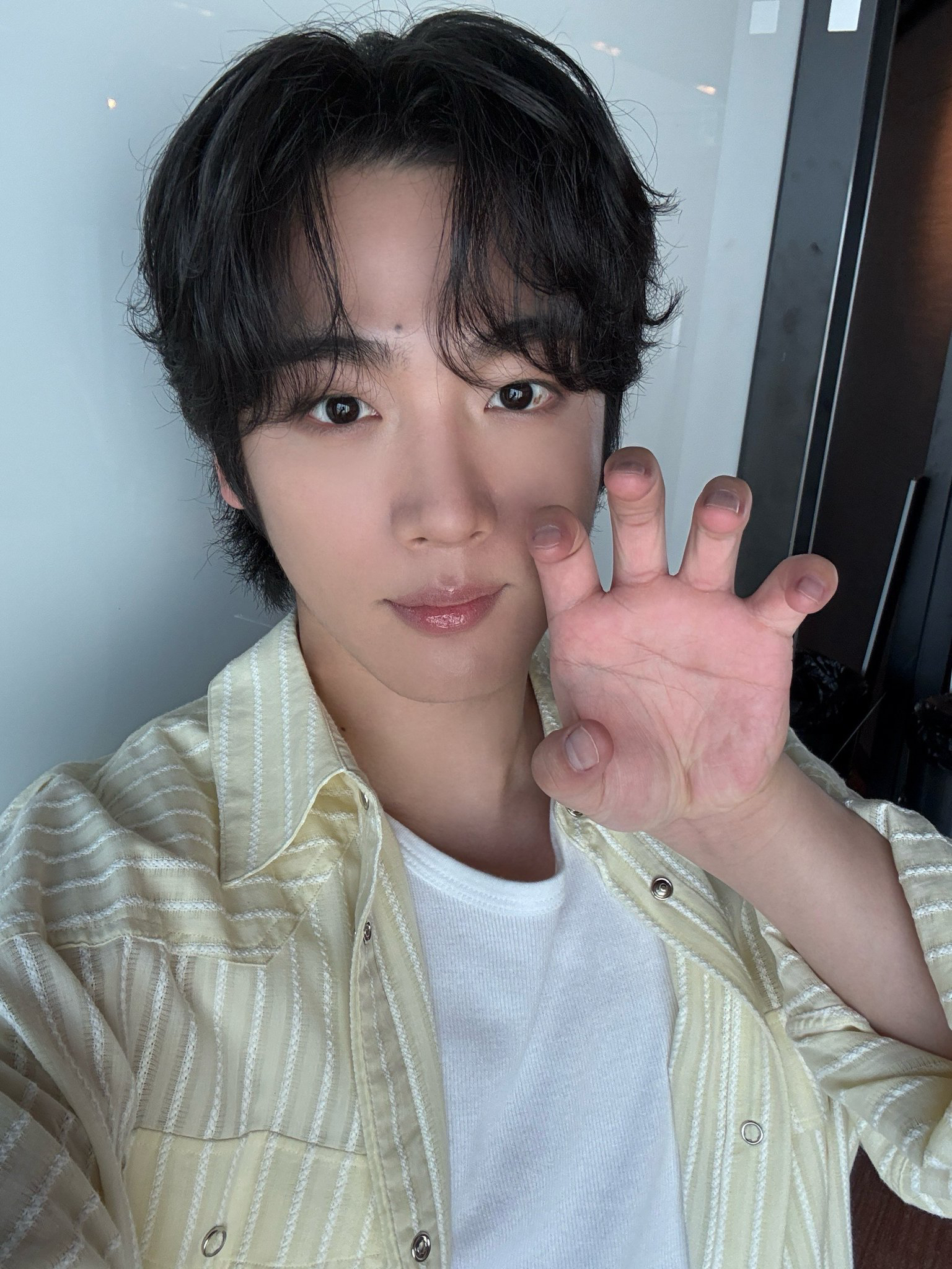 Behind-the-scenes cut of Kim Yohan