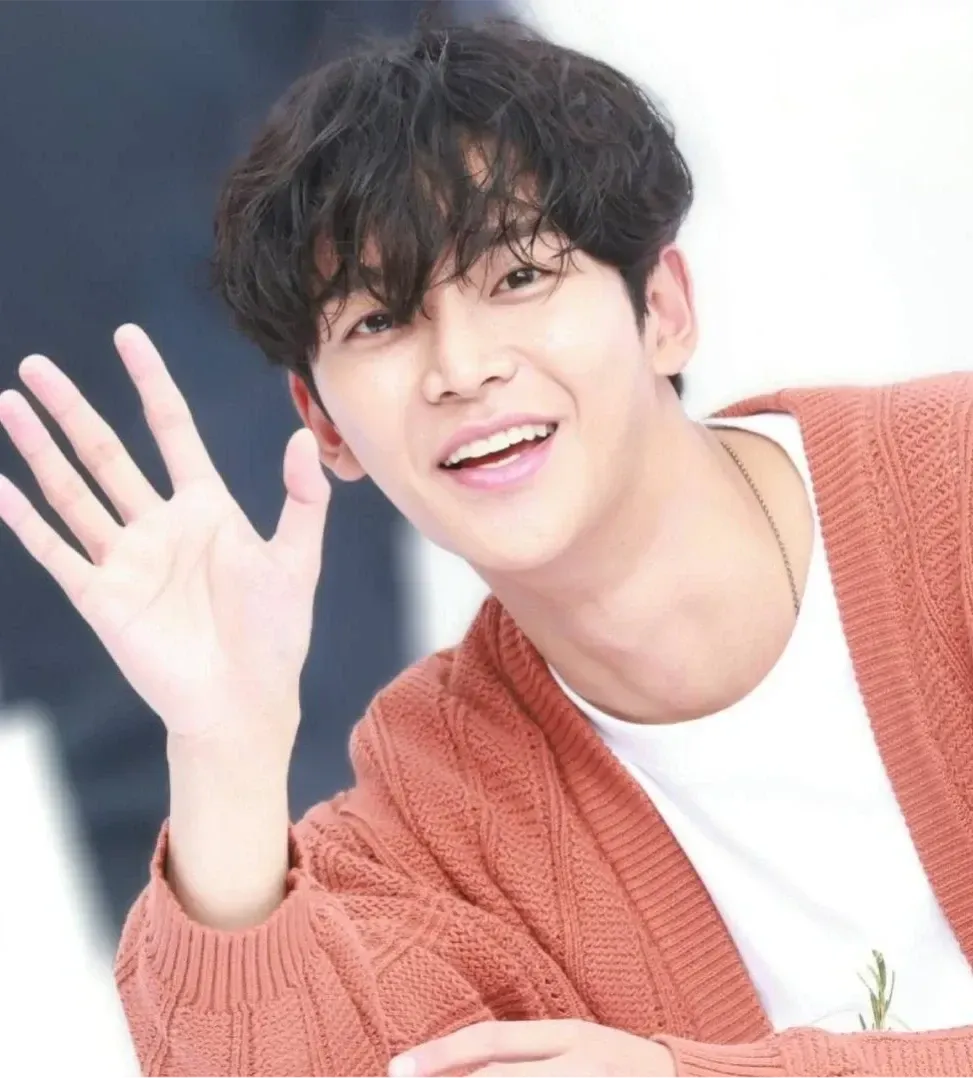 Foto terbaru dari Rowoon