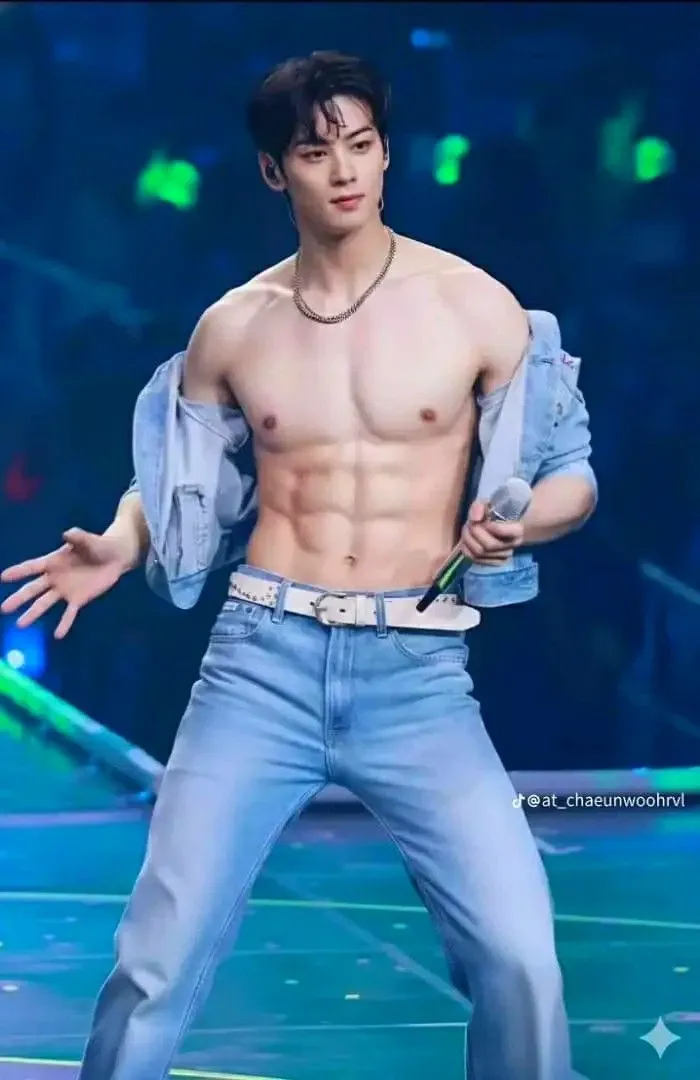 Latest photo of Cha Eunwoo