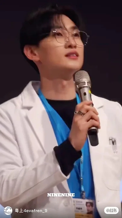 Emotional wallpaper shared by fans for Choi Siwon