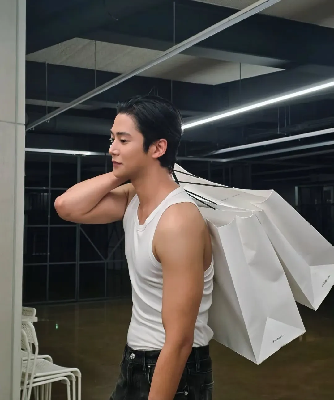 Foto kegiatan terbaru dari Rowoon