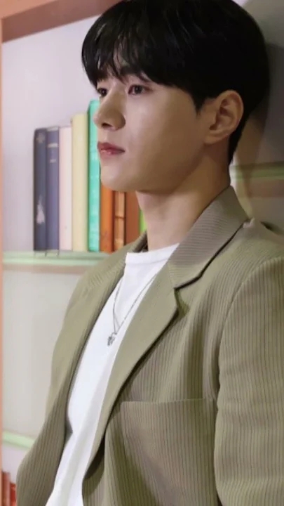 Kim Myungsoo (L) background image recommended by Choeaedol Celeb fandom