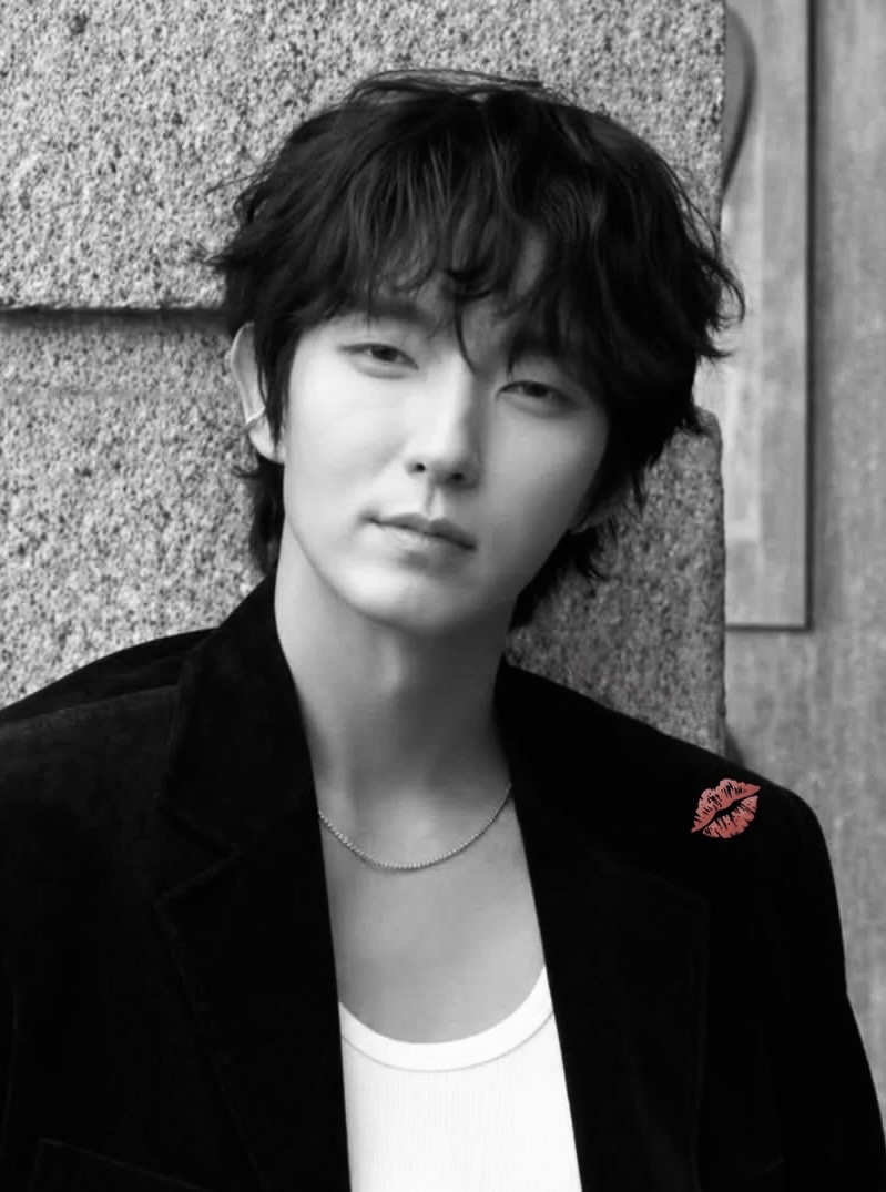 Behind-the-scenes cut of Lee Joongi