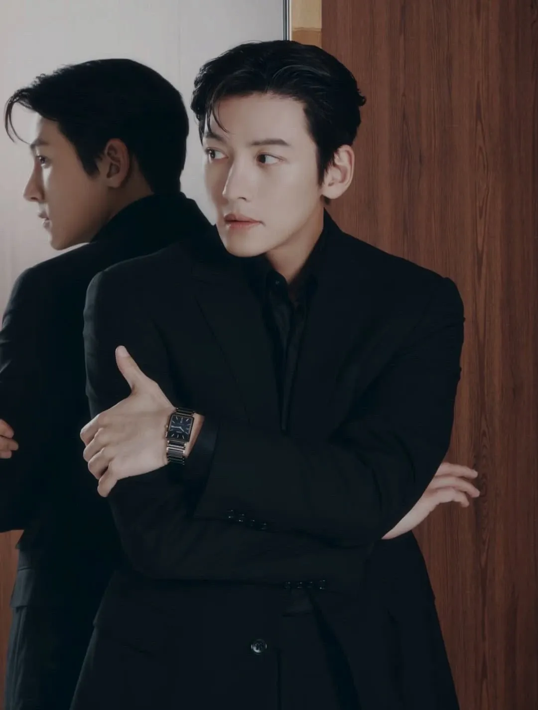 Behind-the-scenes cut of Ji Changwook