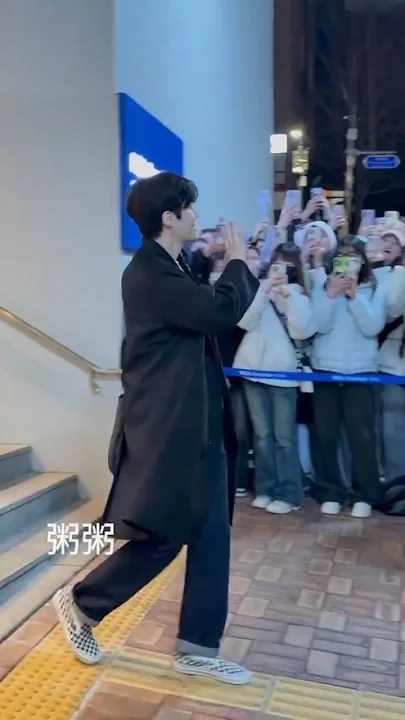 A moment captured by a fan of Kim Seonho