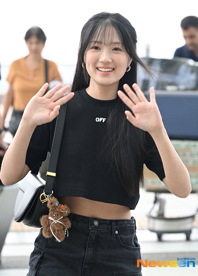 Behind-the-scenes cut of Kim Hyeyoon