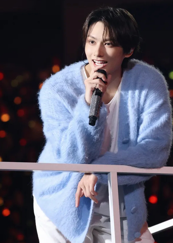 Latest photo of Wen Junhui