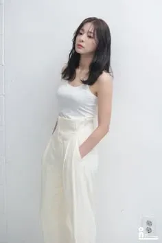 Behind-the-scenes cut of Seol Inah