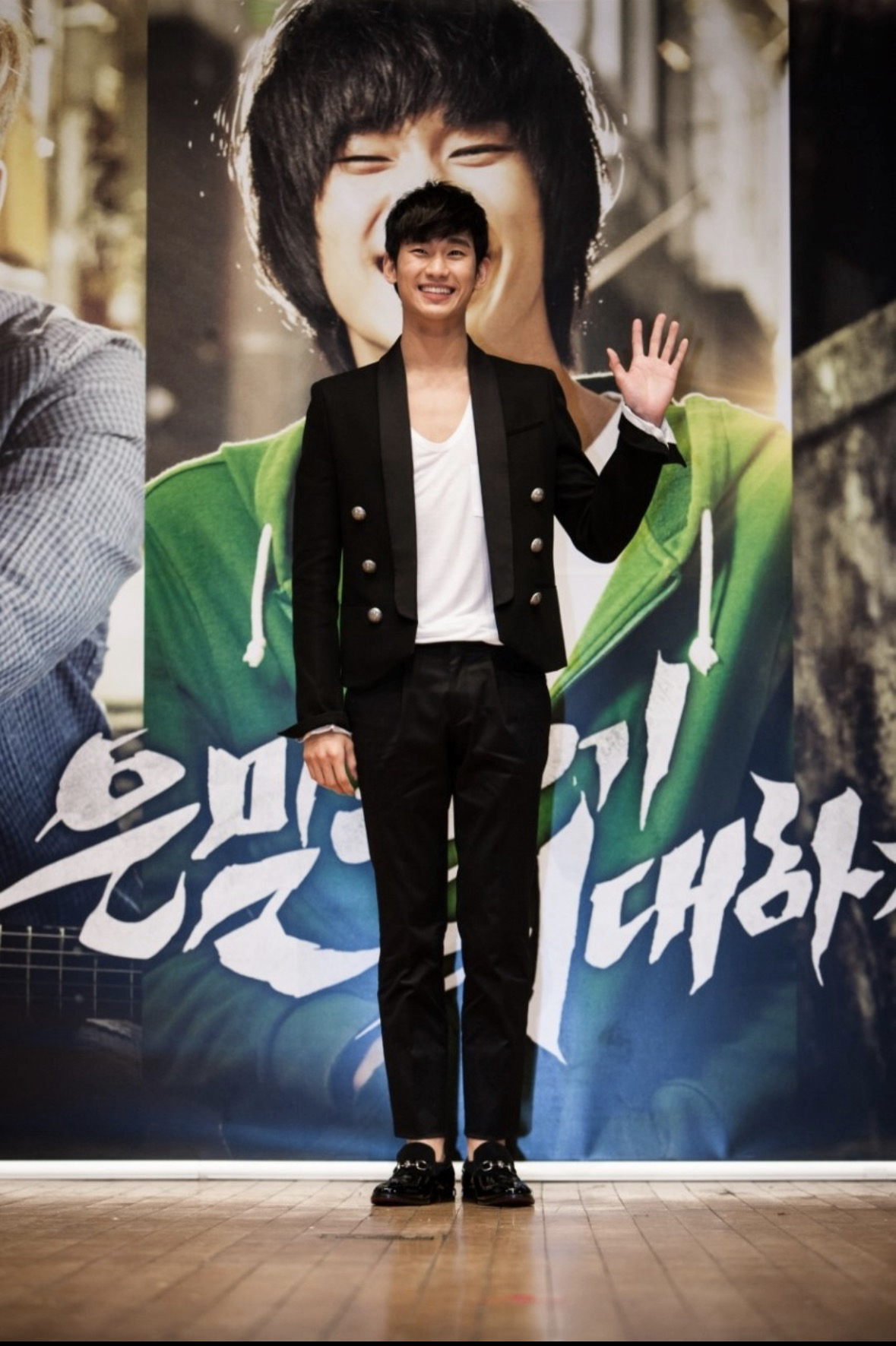 A moment captured by a fan of Kim Soohyun