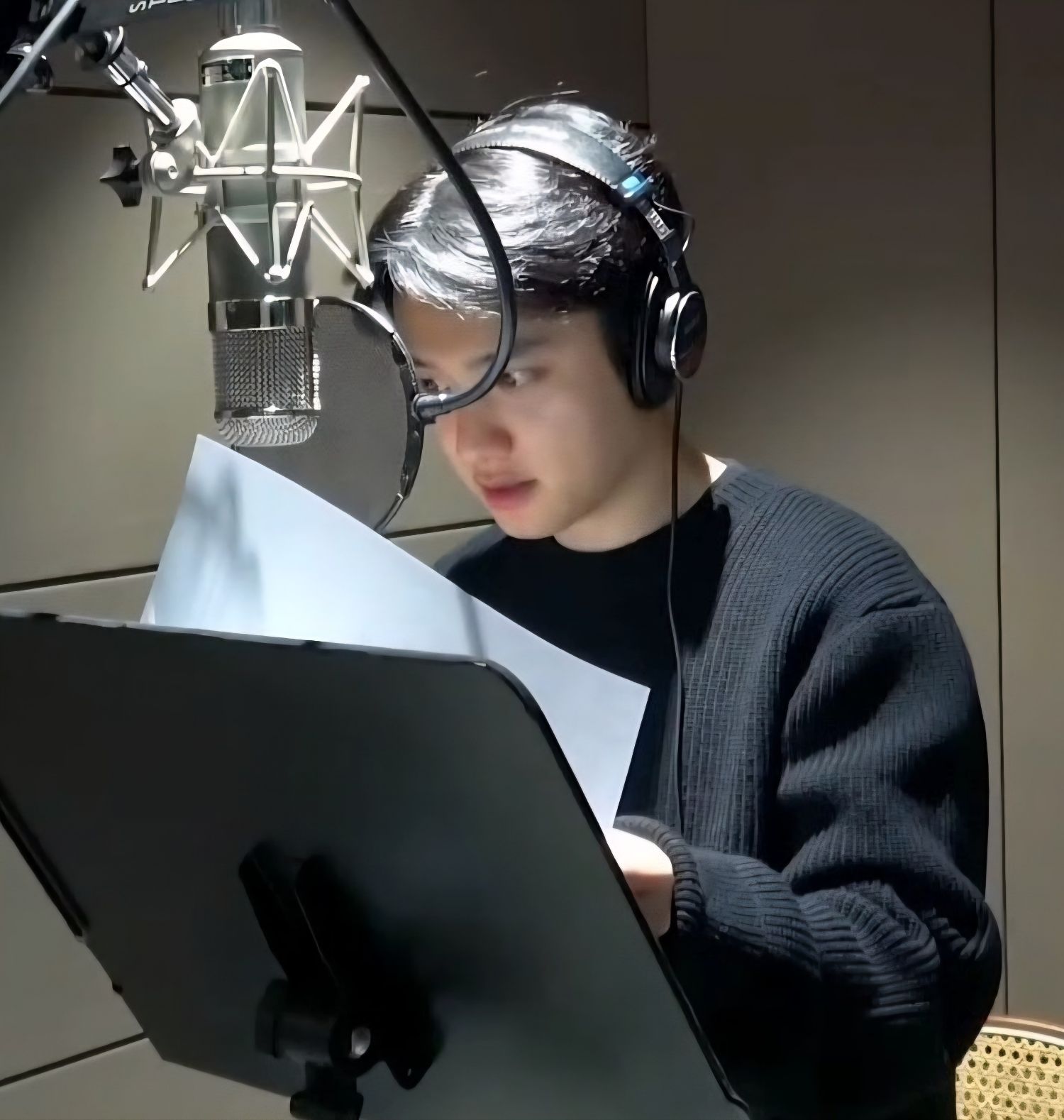 Cuplikan di balik layar dari Doh Kyungsoo (D.O.)