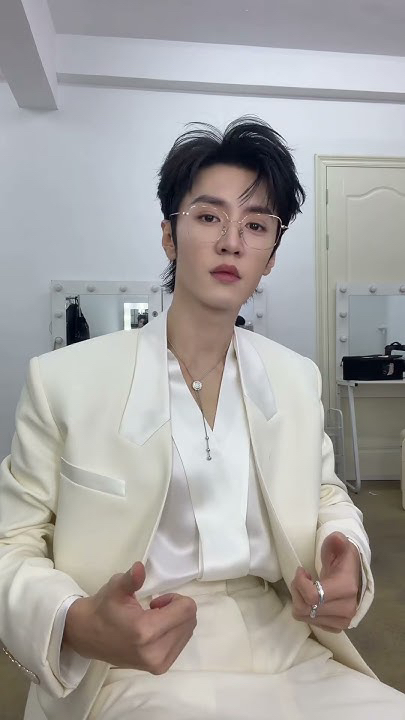 Emotional wallpaper shared by fans for Chen Zhe Yuan