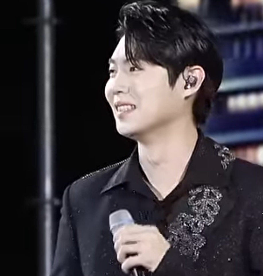 Recent activity shot of Son Taejin