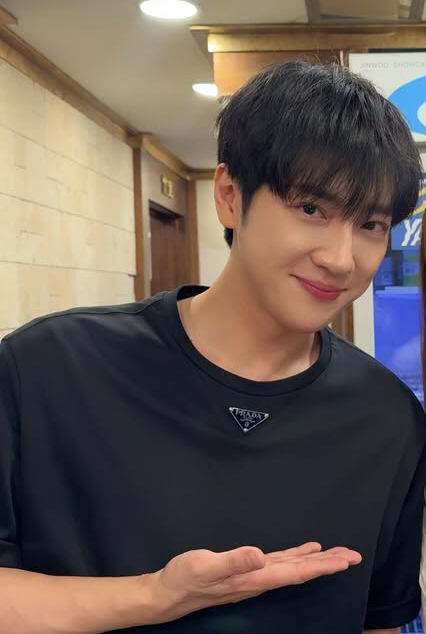 A moment captured by a fan of Lee Sangyeob