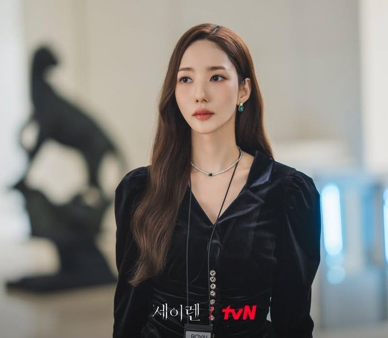 Behind-the-scenes cut of Park Minyoung