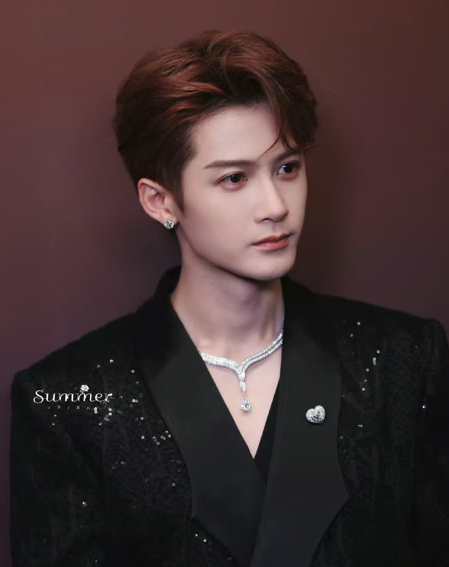 Behind-the-scenes cut of Tan Jianci