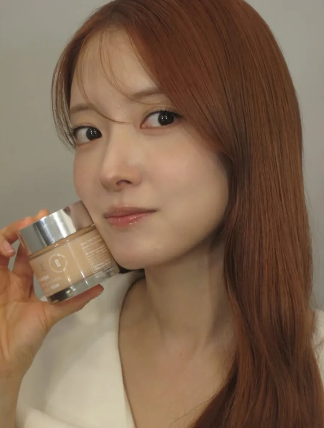 Behind-the-scenes cut of Lee Seyoung