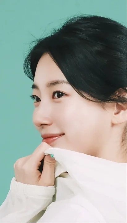 Special wallpaper made by Bae Suzy's fans