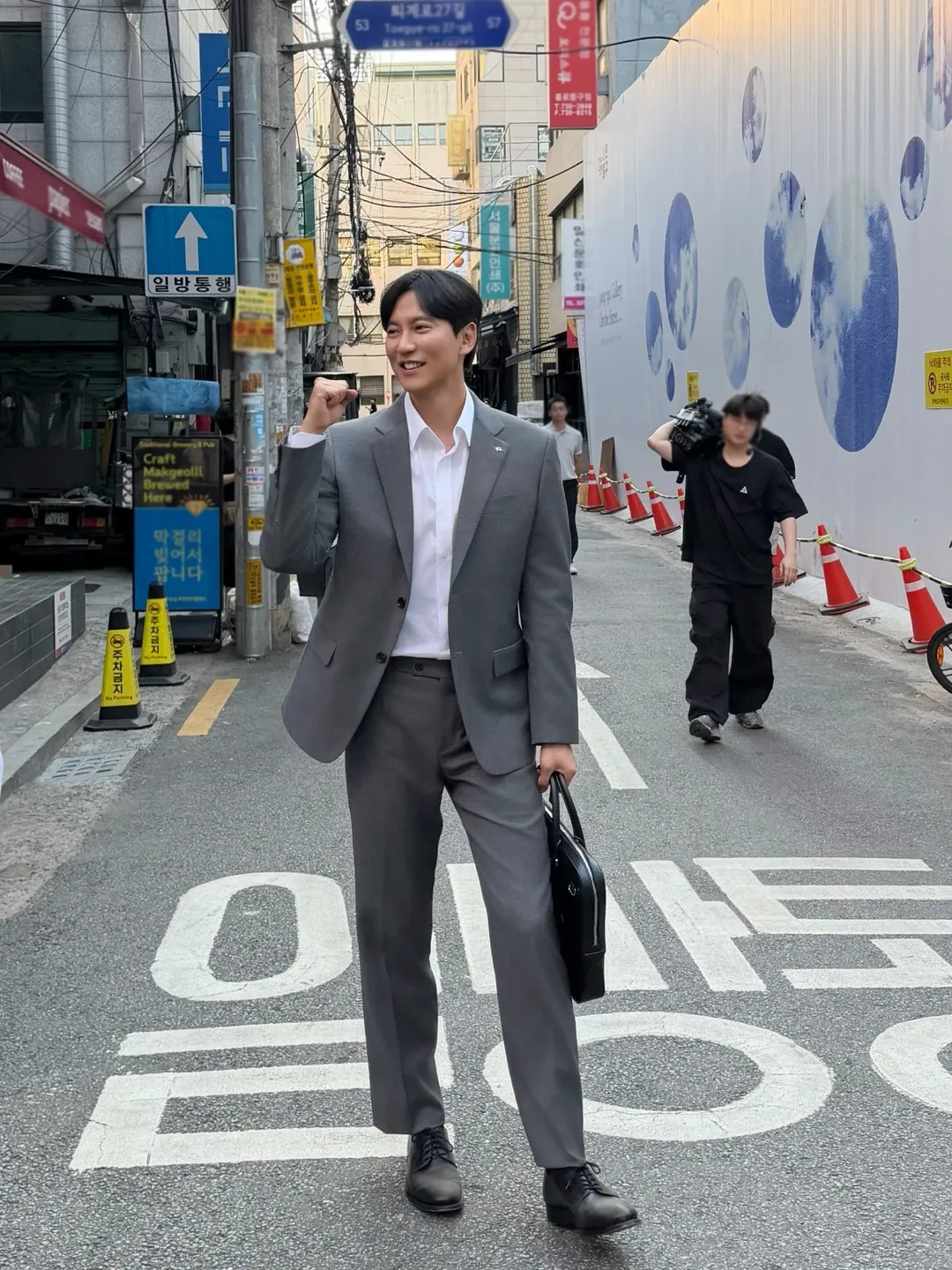 Behind-the-scenes cut of Kim Namgil