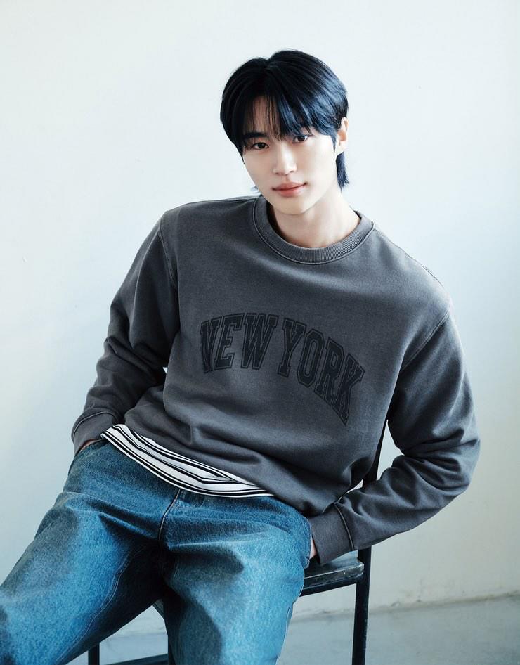 Behind-the-scenes cut of Byeon Wooseok