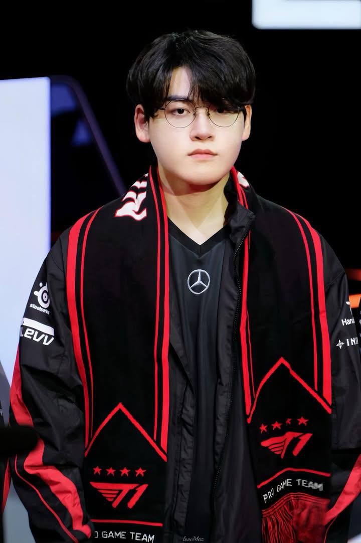 Behind-the-scenes cut of Gumayusi