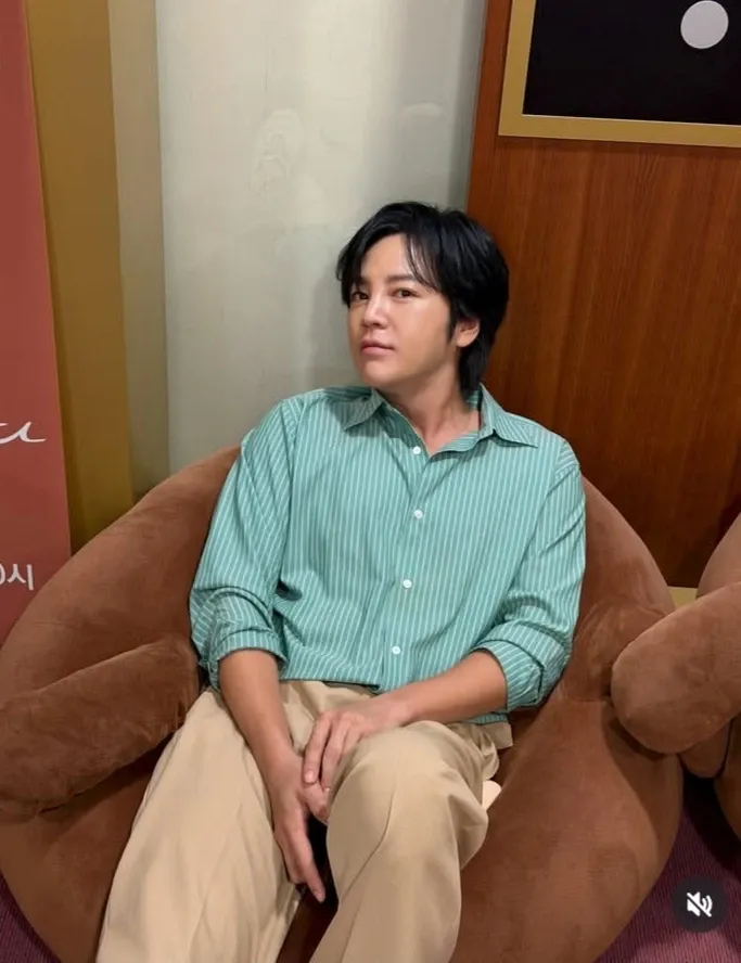 Latest photo of Jang Geunsuk