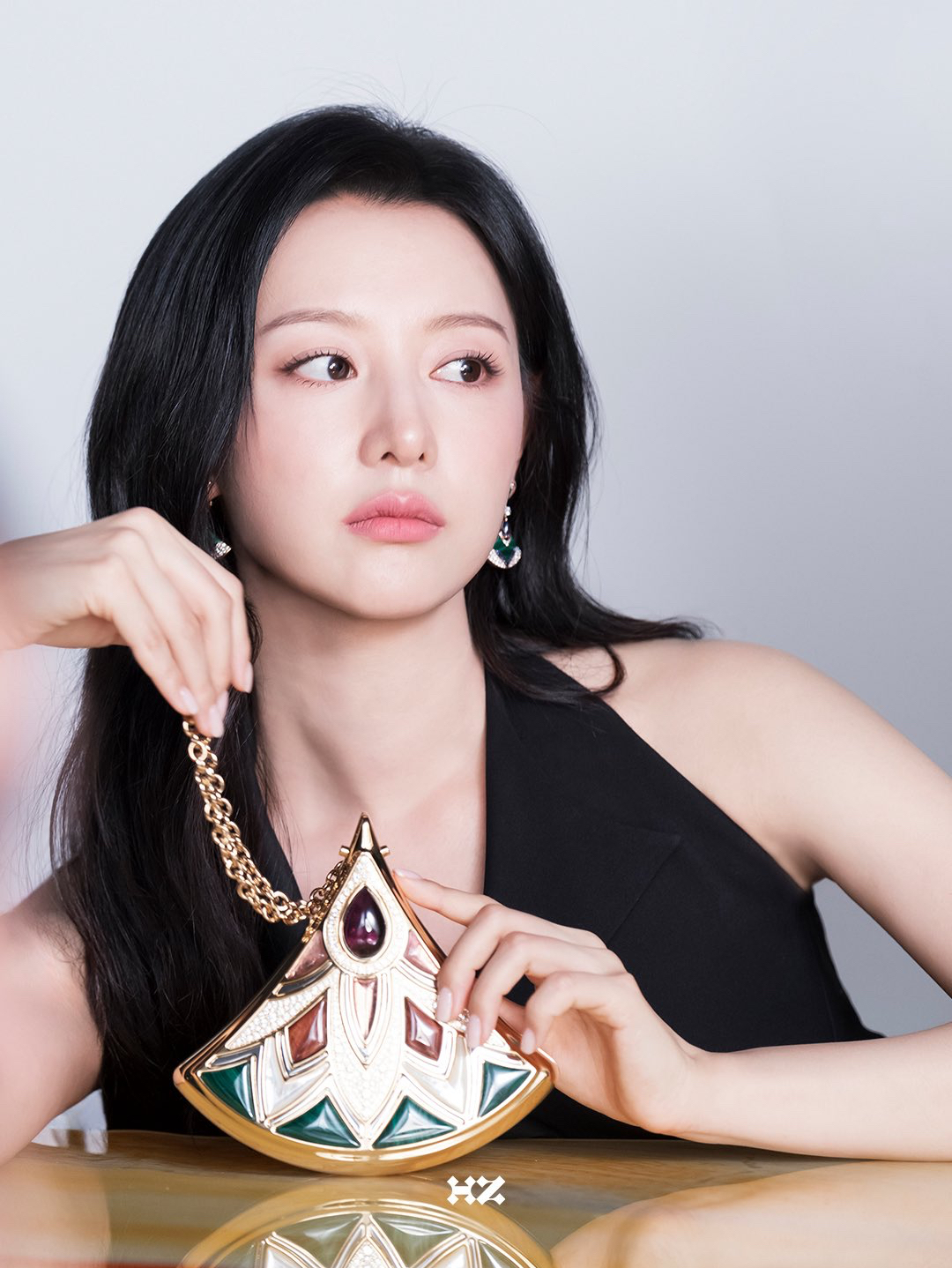 Behind-the-scenes cut of Kim Jiwon