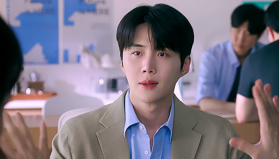 粉絲拍下的金宣虎瞬間