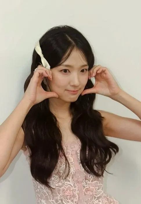 Latest photo of Kim Hyeyoon